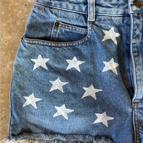 Talbots ladies denim cut off short size 10 hand painted stars and stripes - Picture 4 of 12